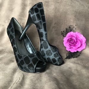 Nine West heels animal print, mohair. Size 7.5